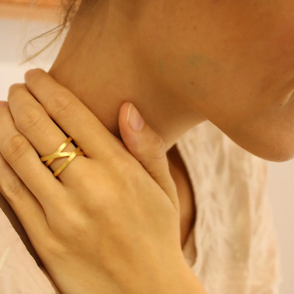 Intertwined Movement Ring - Gold Edition